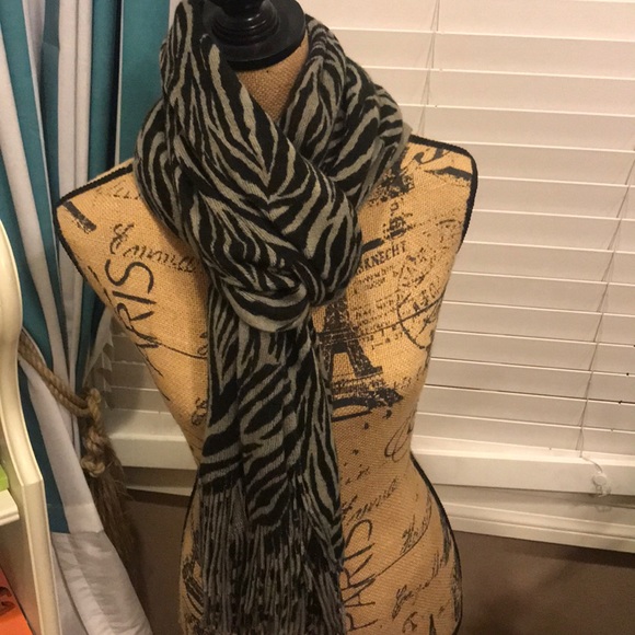 Accessories - Black and Grey Zebra Scarf